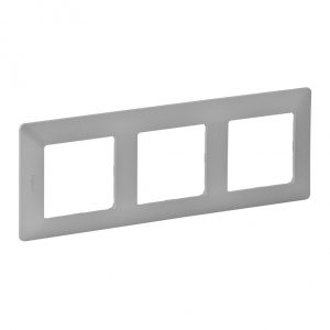 Рамка "Алюминий". 3-постовая универсальная. Valena LIFE — изображение 1