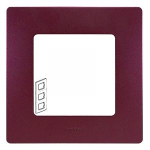 Рамка 3 поста цвет Сливовый ETIKA — изображение 1