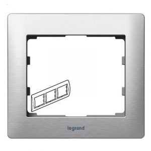 Рамка 3 поста - горизонтальный монтаж - металлическая - Шлифованный алюминий - Galea Life — изображение 1