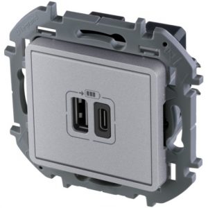 Зарядное устройство с двумя USBразьемами AC 240В/5В3000мА Legrand Inspiria 673763 антрацит — изображение 3