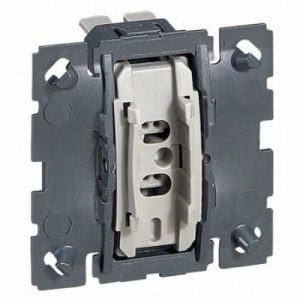 Переключатель на 2 направления (проходной) 10А - Программа Celiane — изображение 1