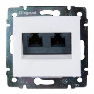 Розетка двойная компьютерная Белая захваты Valena — изображение 1