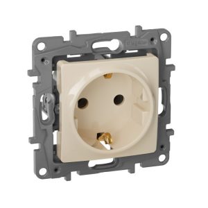 Розетка 2К+З Legrand Etika 672321 (слоновая кость) — изображение 2