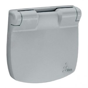 Лицевая панель розетки 2К+З с крышкой. Алюминий. Valena ALLURE — изображение 1