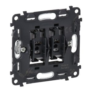 Выключатель двухклавишный кнопочный 6А 250В. Безвинтовые зажимы. Valena IN'MATIC — изображение 1