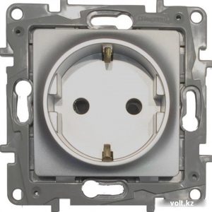 Розетка 2 x 2К+З 16 А 250 В Legrand 672421 Etika алюминий — изображение 1