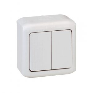 Выключатель двухклавишный Legrand Forix 10A 250В IP44 накладной белый — изображение 1