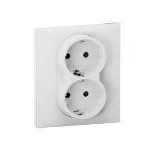 Розетка двойная 2х2К+З Suno 16А 250В с з/ш безвинт.зажим Белый — изображение 1