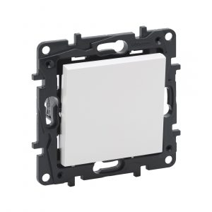 Переключатель одноклавишный Niloe Step 10А авт.клеммы Белый — изображение 1