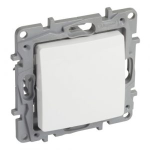 Выключатель одноклавишный Legrand Etika 10 A 250 В 672202 (белый)