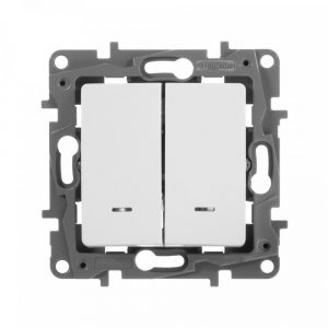 Выключатель двухклавишный с подсветкой Legrand Etika 10 A 250 В 672204 (белый) — изображение 4