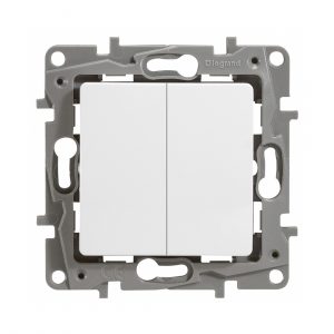 Выключатель двухклавишный Legrand Etika 10 A 250 В белый — изображение 4