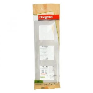 Рамка 3 поста Legrand Etika 672503 (белый) — изображение 13