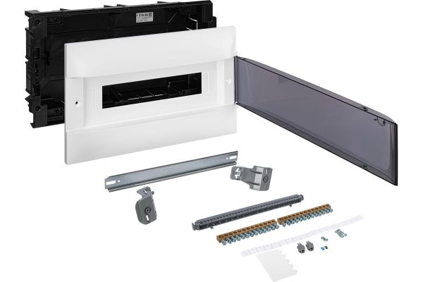 Встраиваемый щиток Legrand PRACTIBOX S 1x18 дымчатая дверь 137556