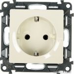 Розетка Legrand Valena Life 753521 (слоновая кость)