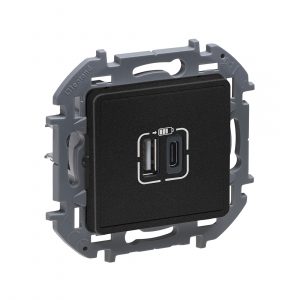 Зарядное устройство с двумя USBразьемами AC 240В/5В3000мА Legrand Inspiria 673763 антрацит — изображение 1