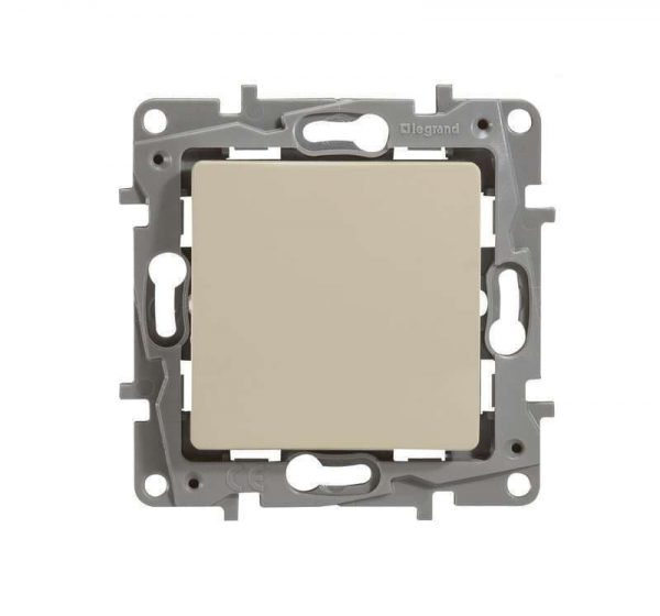 Выключатель одноклавишный Legrand Etika 672301 (слоновая кость)