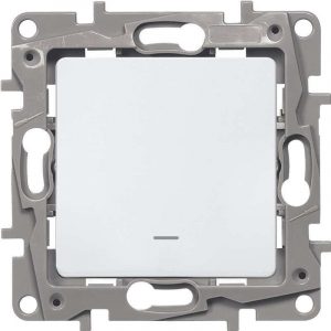 Выключатель с подсветкой Legrand Etika 10 A 250 В 672203 (белый) — изображение 4