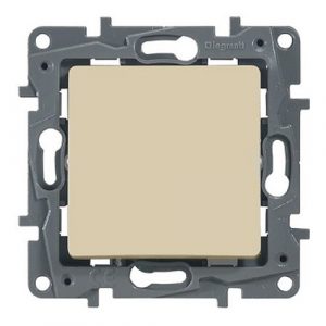 Выключатель одноклавишный Legrand Etika 672301 (слоновая кость) — изображение 9