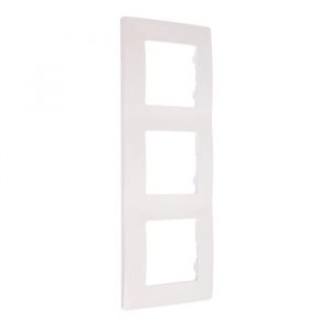 Рамка 3 поста Legrand Etika 672503 (белый)