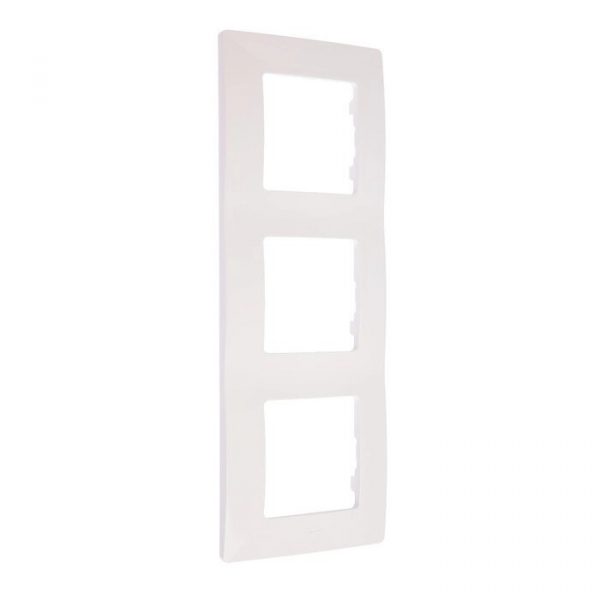Рамка 3 поста Legrand Etika 672503 (белый)