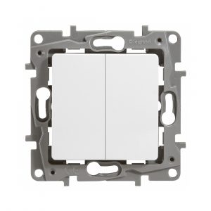 Выключатель/переключатель двухклавишный Legrand Etika 672212 (белый) — изображение 3