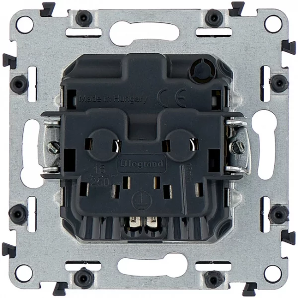 Розетка Legrand Valena Life 753521 (слоновая кость)