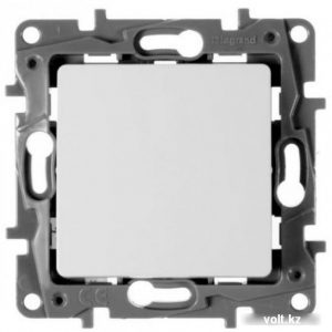 Выключатель одноклавишный Legrand Etika 10 A 250 В 672202 (белый)
