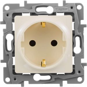 Розетка 2К+З Legrand Etika 672321 (слоновая кость)