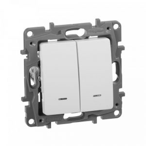 Выключатель двухклавишный с подсветкой Legrand Etika 10 A 250 В 672204 (белый) — изображение 5