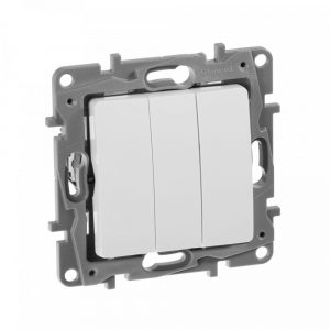 Выключатель трехклавишный Legrand Etika 10 A 250 В 672213 (белый)