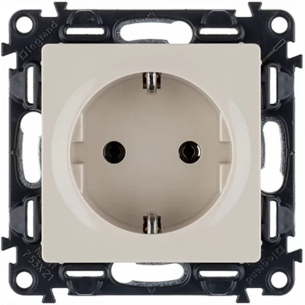 Розетка Legrand Valena Life 753521 (слоновая кость)