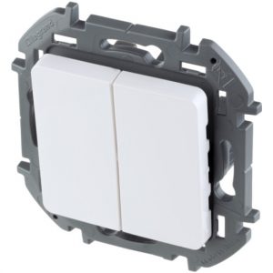 Выключатель двухклавишный Legrand Inspiria 673620 10 AX 250 В белый