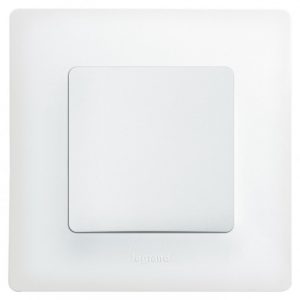 Выключатель с подсветкой Legrand Etika 10 A 250 В 672203 (белый) — изображение 9
