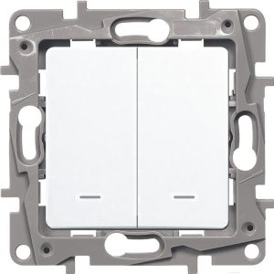 Выключатель двухклавишный с подсветкой Legrand Etika 10 A 250 В 672204 (белый)