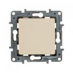 Выключатель одноклавишный Legrand Etika 672301 (слоновая кость)