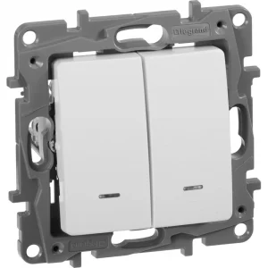 Выключатель двухклавишный с подсветкой Legrand Etika 10 A 250 В 672204 (белый)