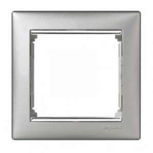 Рамка 1 пост Алюминий/Серебряный штрих Valena — изображение 1