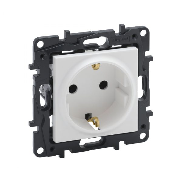 28127fd6-ec14-478d-b9db-18de82295134-2 Розетка 2К+З Niloe Step 16А 250 В винт. клеммы Белый