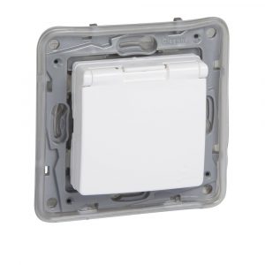 Legrand 764547 NILOE Роз. крыш. 2К+З IP44 Бел