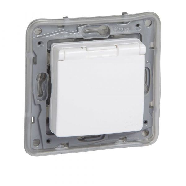 4ae6046f-8a22-4ecd-972a-d9d219f3a4b9 Legrand 764547 NILOE Роз. крыш. 2К+З IP44 Бел